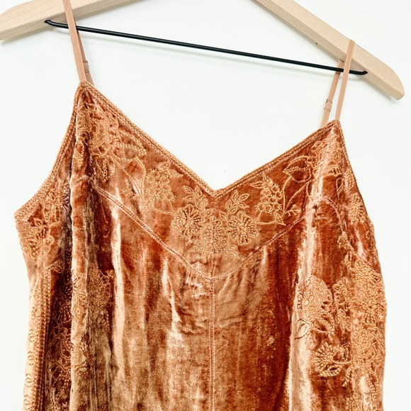 Anthropologie Lucie Embroidered Velvet Slip Midi Petite Dress - Picture 7 of 10